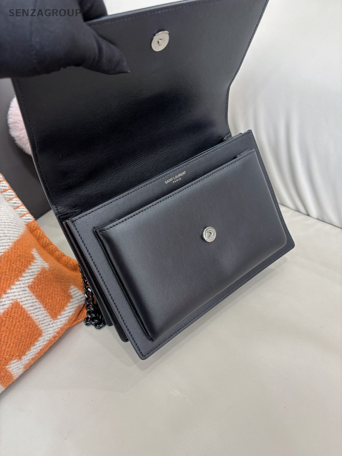 YSL Saint Laurent Sunset MM So Black Chain Shoulder bag Almost BRAND NEW Women