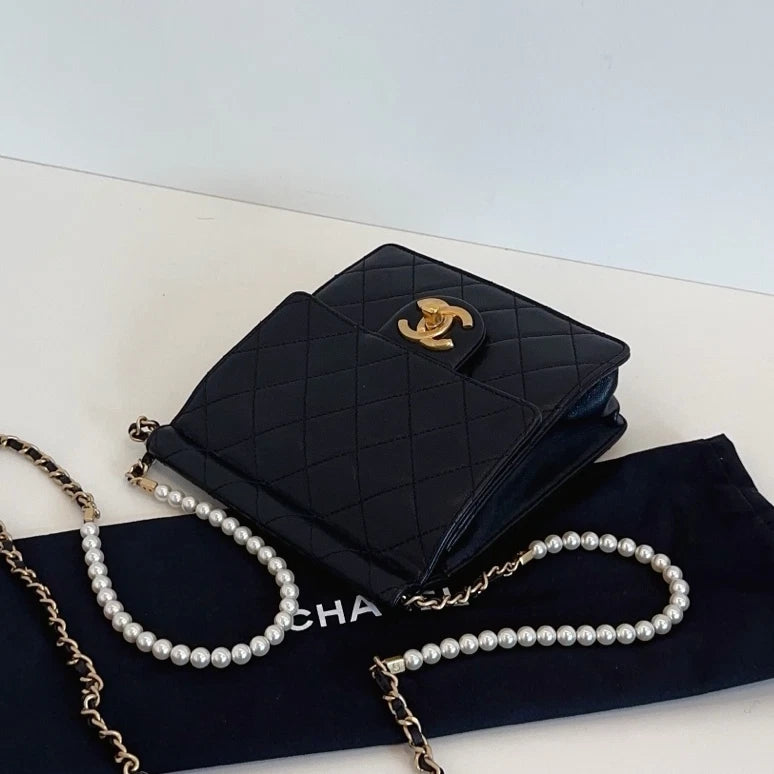 Chanel Chic Pearls Chain Crossbody Diamond Black Gold Women Classic Fashion