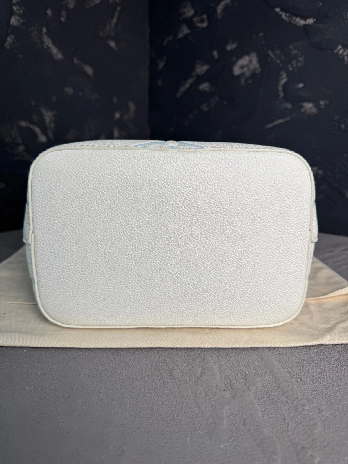 Louis Vuitton Neo Noe White Blue Leather Mini Bucket Bag For Women