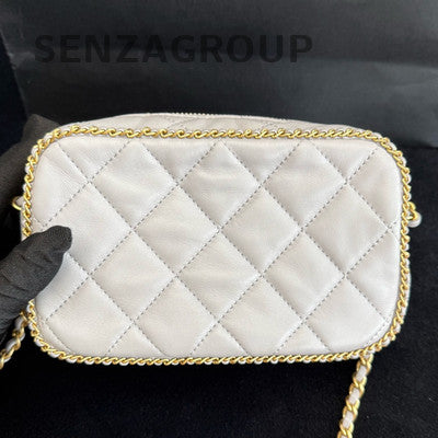 Chanel Quilted Chain Shoulder Crossbody Bag White Gold Classic Fashion