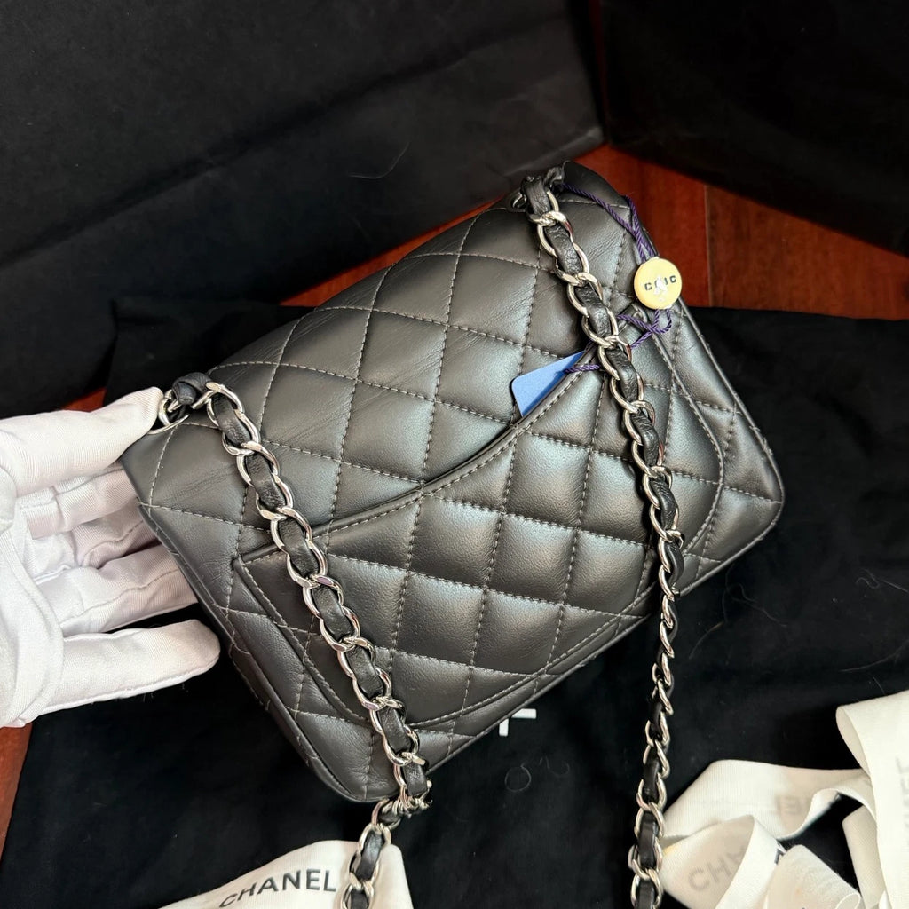 Chanel Classic Flap Lambskin Chain Crossbody Gray Silver Diamond Women Fashion