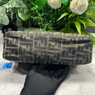 Fendi Baguette Shoulder Bag Vintage Brown Monogram Gold Buckle Classic