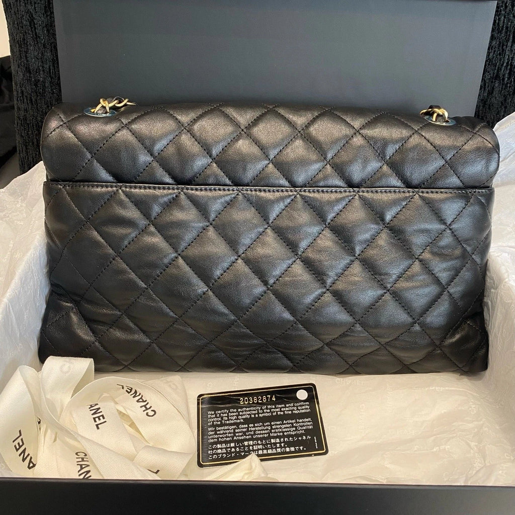 Chanel Calfskin Diamond Chain Shoulder Bag Black Gold Used Women Classic