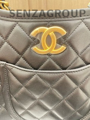 Chanel Quilted Chain Shoulder Bag Black Gold Classic Women's