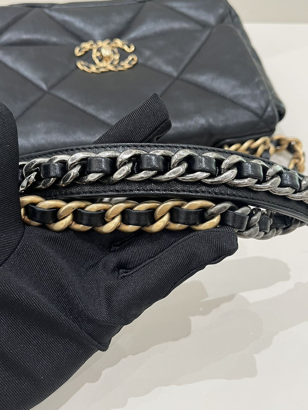 Chanel 19 Bag Quilted Chain Shoulder Bag Black Gold Classic Women's Fashion