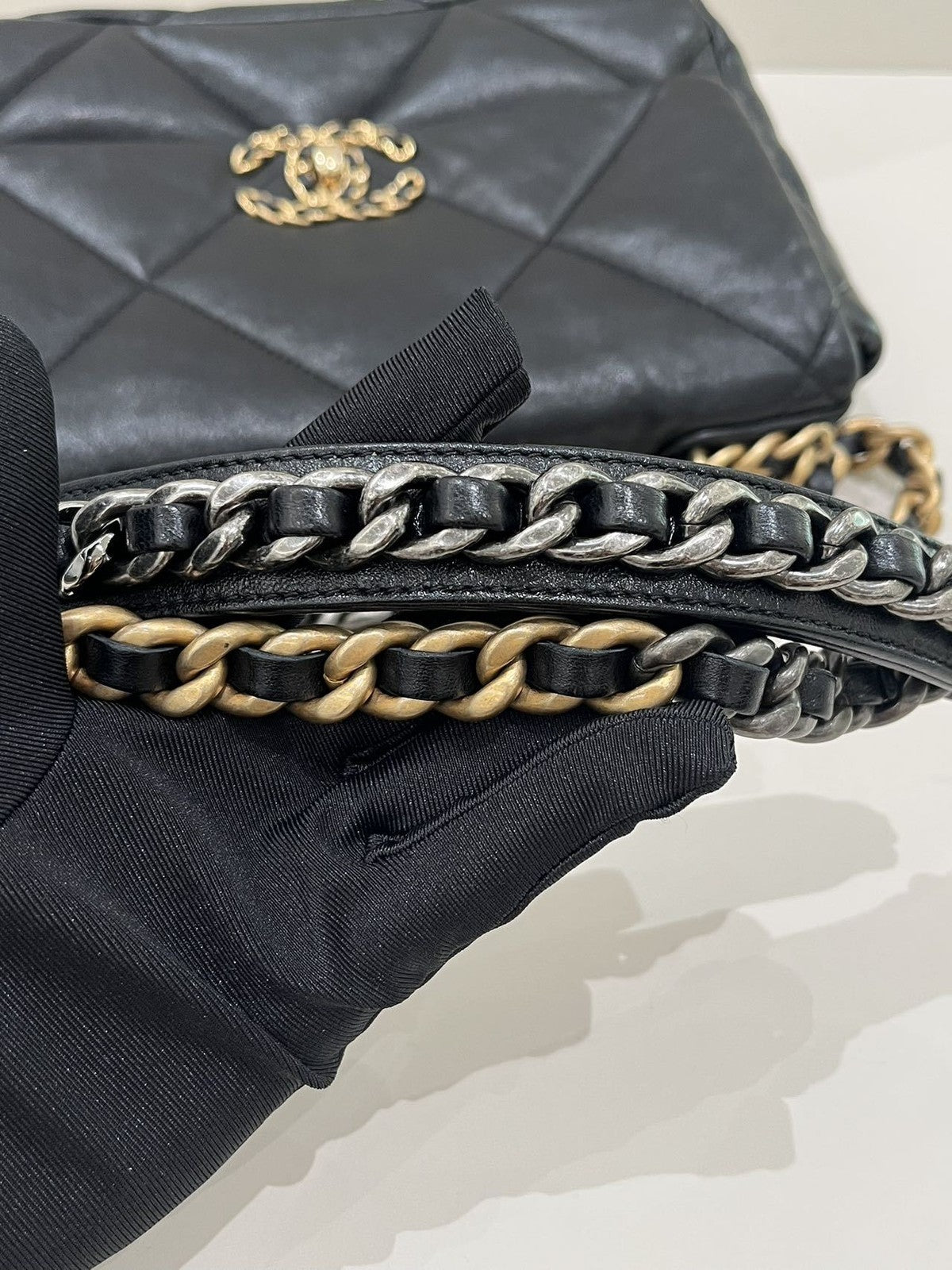 Chanel 19 Bag Quilted Chain Shoulder Bag Black Gold Classic Women's Fashion