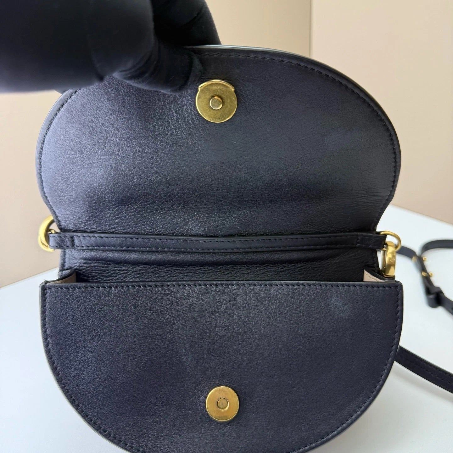 Chloe Nile Black Women Crossbody Top Handle Handbag