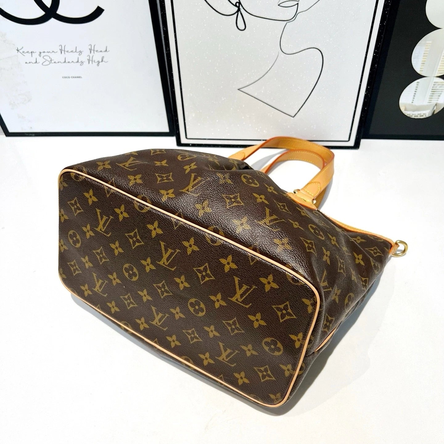 Louis Vuitton Canvas Monogram Crossbody Shoulder Bag For Women
