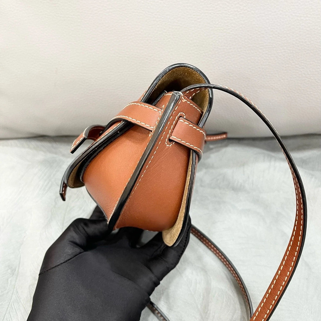 Loewe Saddle Leather Brown Shoulder Bag Excellent