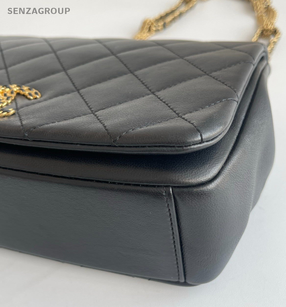 Chanel 22A Diamond Calfskin Chain Shoulder Bag Black Gold Women Classic