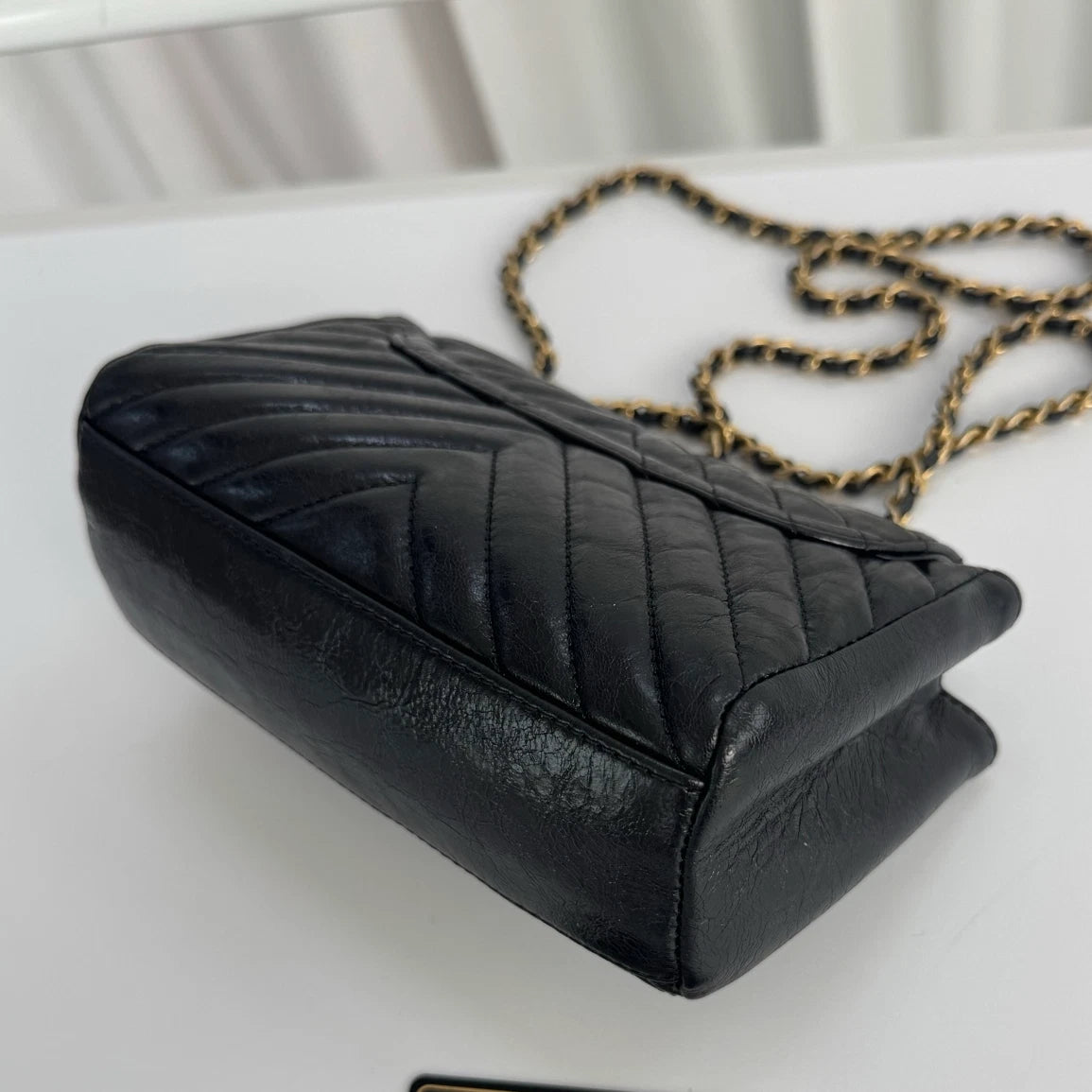 Chanel Calfskin Chevron Chain Shoulder Crossbody Black Gold Used Women Classic
