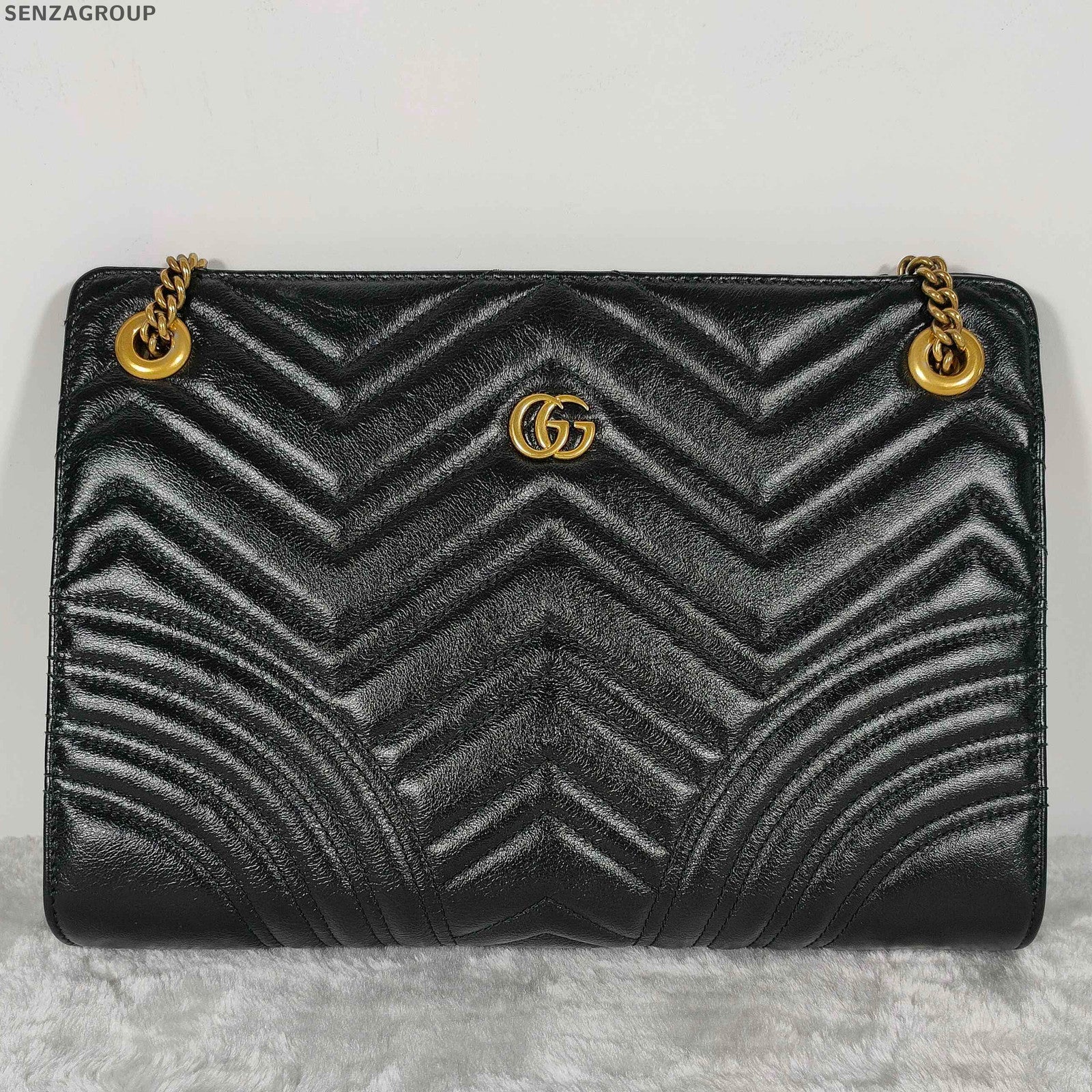 Gucci Marmont Matelassé Chain Shoulder Bag in Black Gold