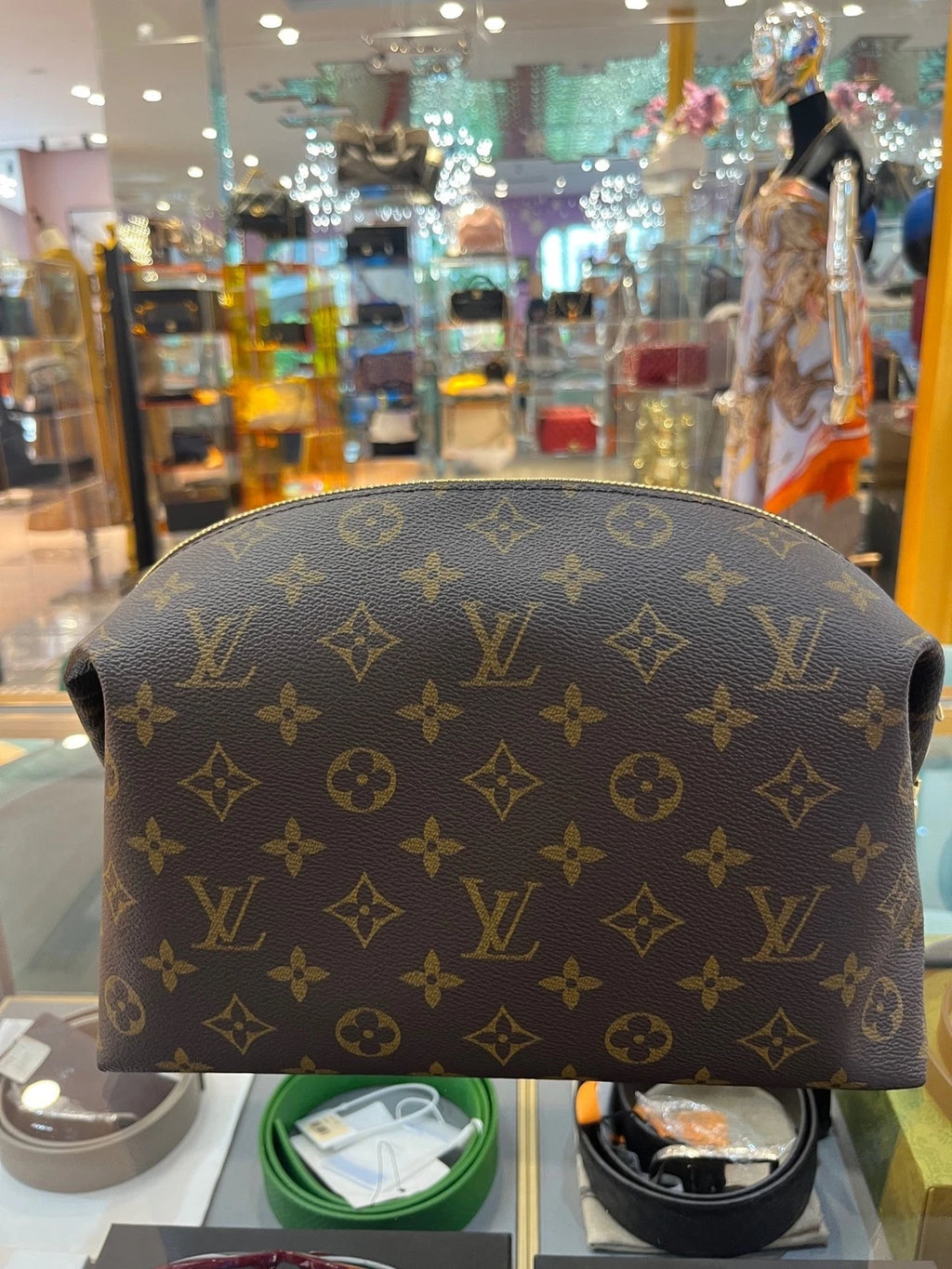 Louis Vuitton Monogram Large Canvas Cosmetic Pouch For Women