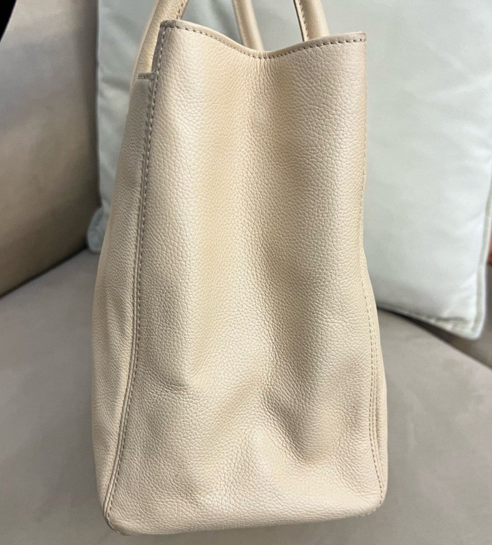 Chanel Cerf MM Tote Handbag Crossbody White Gold Used Women Classic