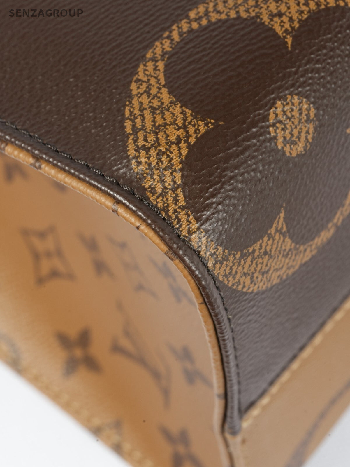LOUIS VUITTON OnTheGo MM   Monogram Giant Hand Bag Brown M45321 Chip version
