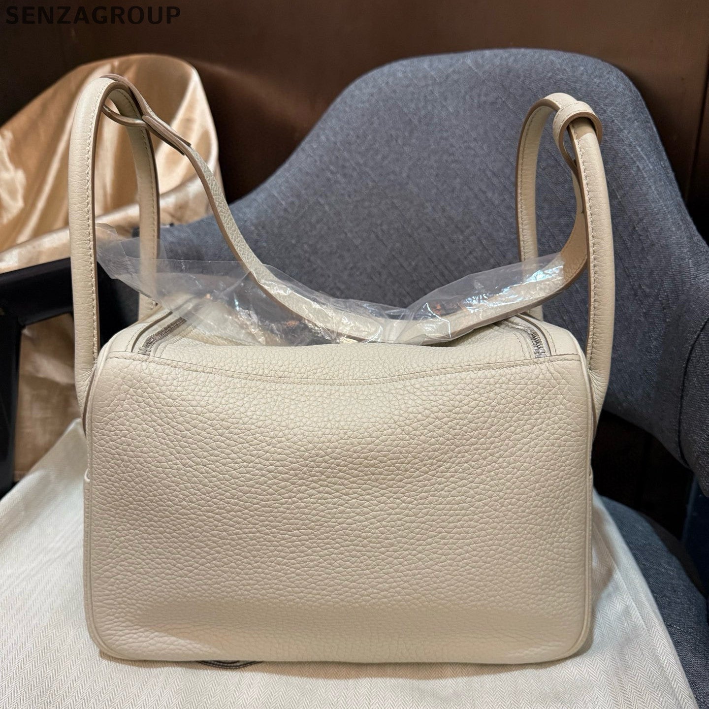 Hermès Lindy 26 Bag White Palladium Hardware - Classic Fashion Women's Handbag