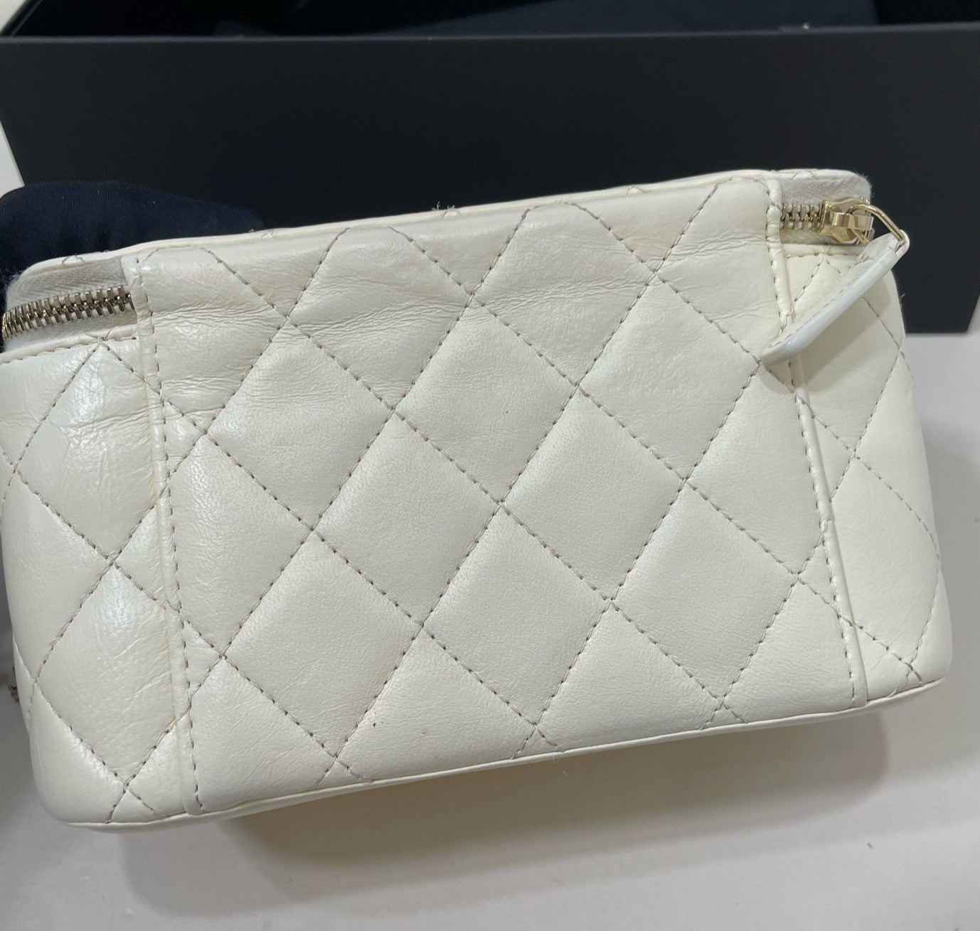 Chanel Diamond Lambskin Chain Box Crossbody White Gold Women Classic Fashion