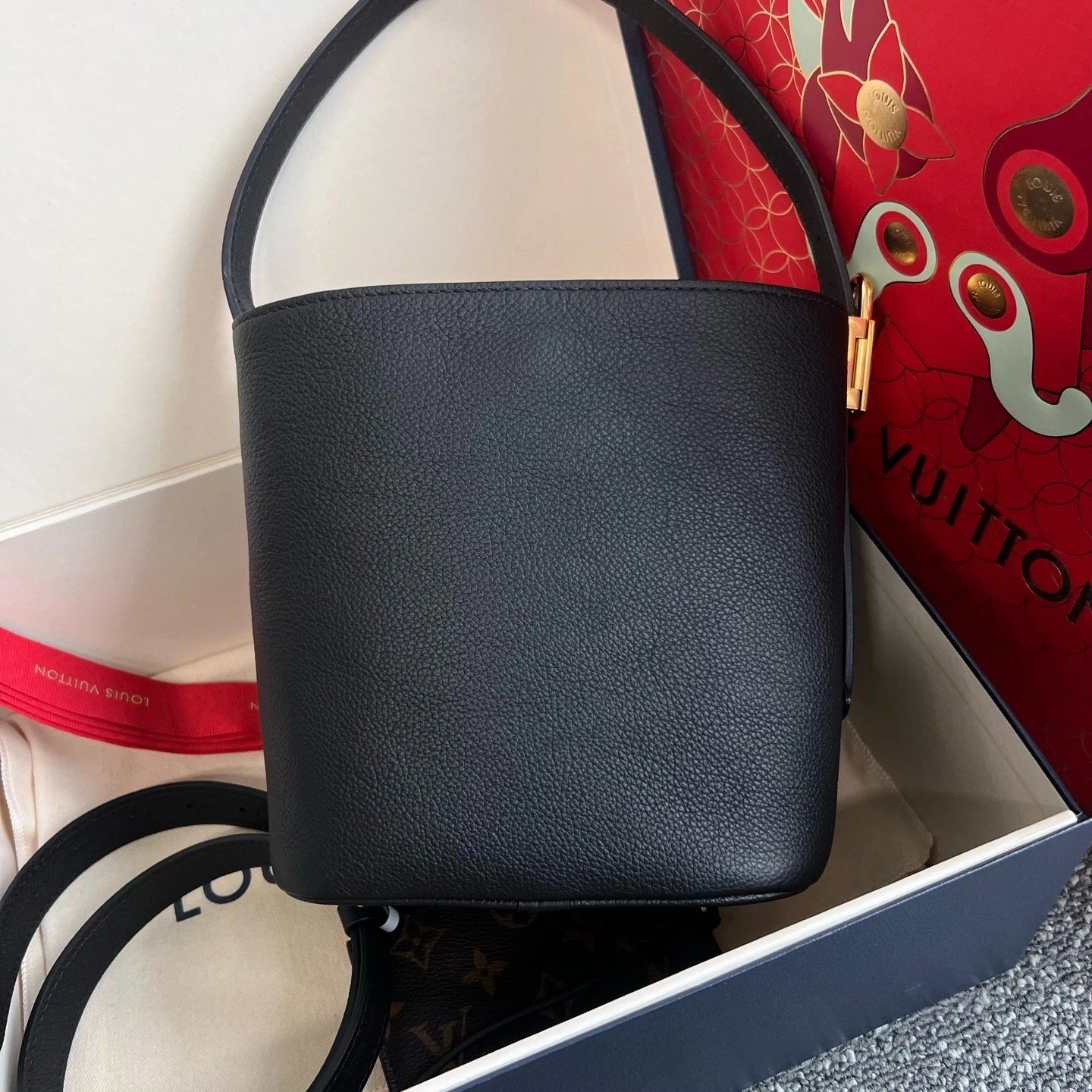 Louis Vuitton Black Bucket Crossbody Handbag For Women