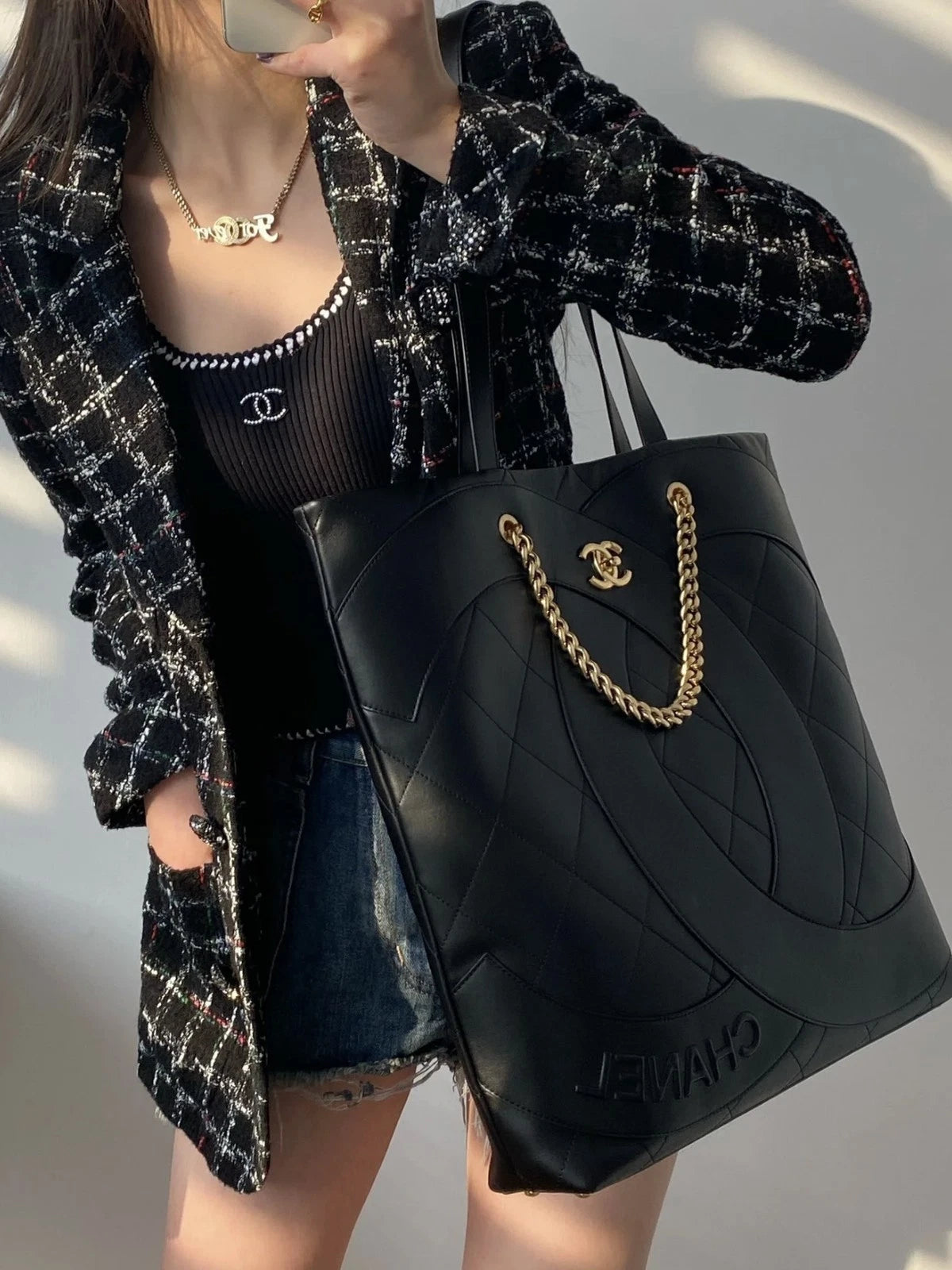 Vintage Chanel CC Logo Tote Black Handbag Shoulder Bag Chip Version GHW