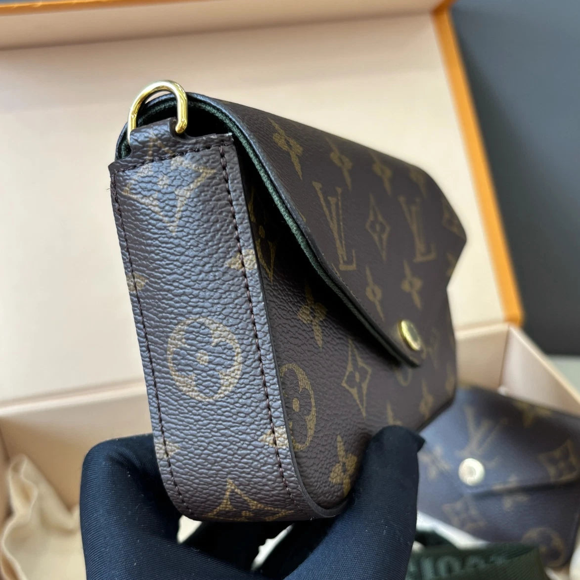 Louis Vuitton Pochette Felicie Strap Monogram Crossbody Brown Gold Women Classic