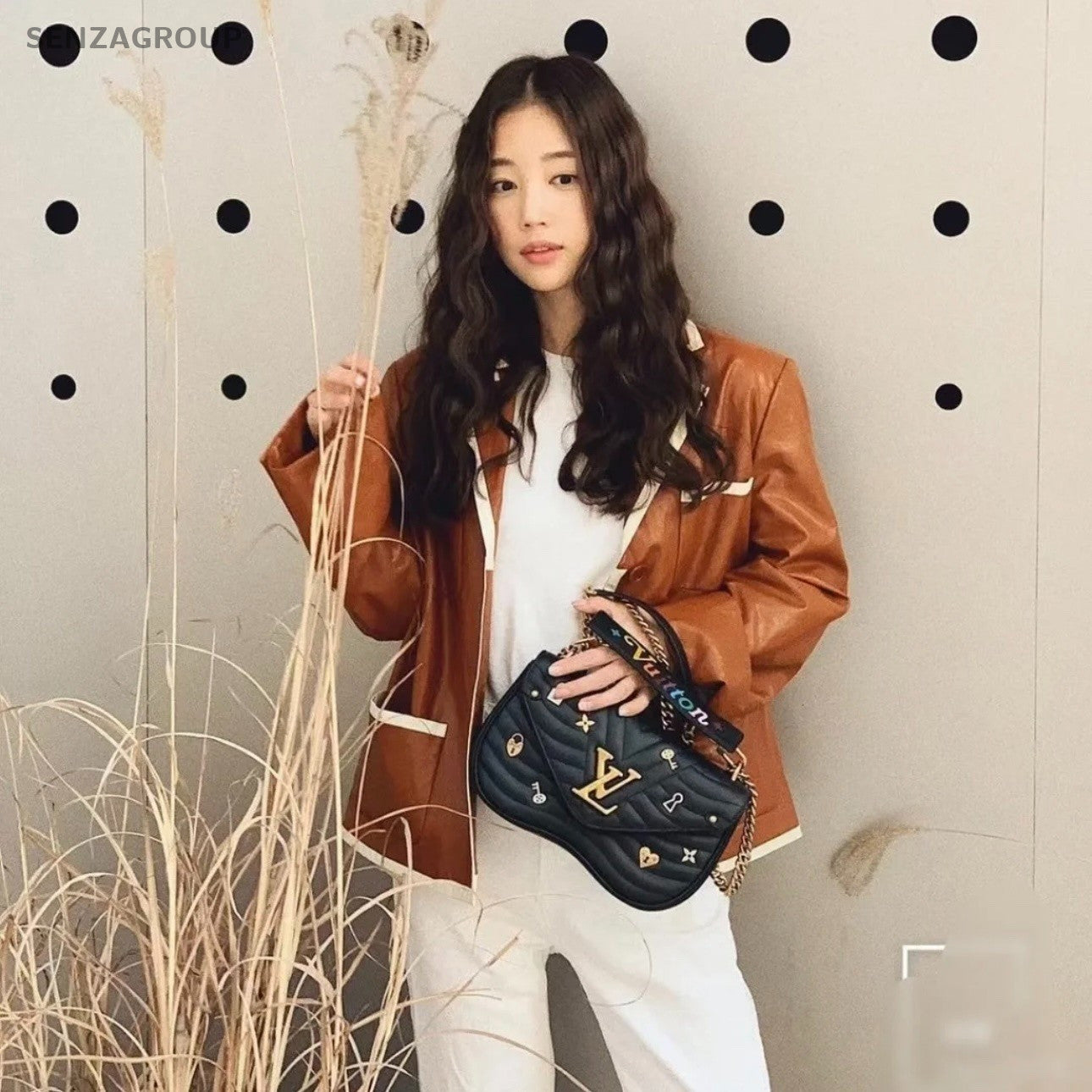 Louis Vuitton New Wave MM Chain Shouldre Crossbody Bag Women Black Gold