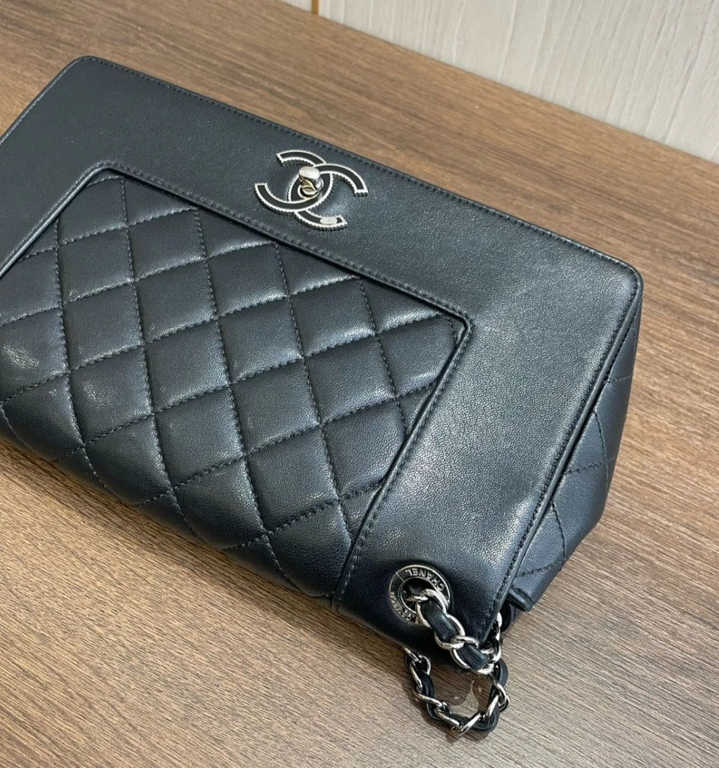 Chanel Diamond Chain Shoulder Bag Crossbody Black Silver Used Women Classic