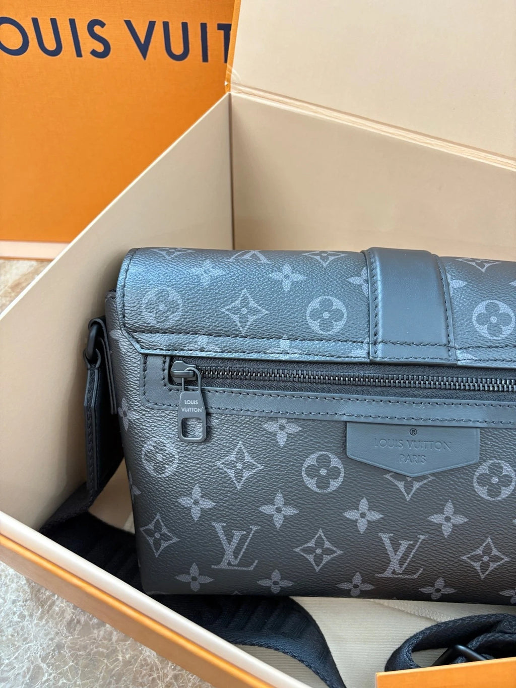 Louis Vuitton Black Canvas S-Cape Shoulder Bag For Women