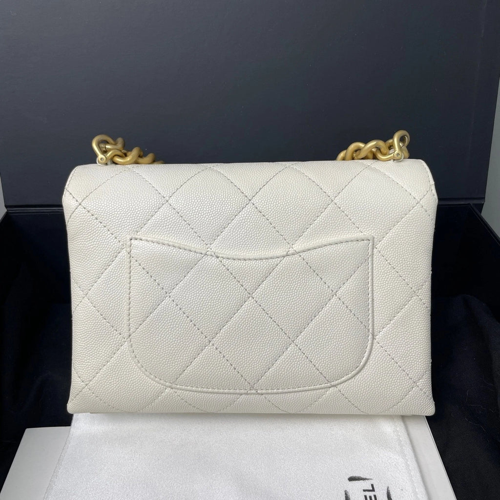 CHANEL Quilted White Calfskin Top Handle Chain Bag For Women