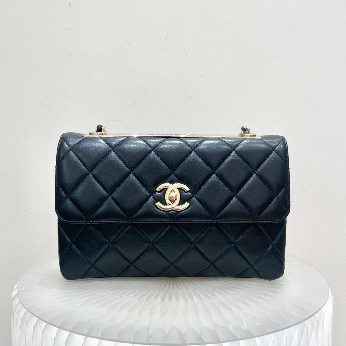 Chanel Trendy CC Lambskin Chain Shoulder Bag Black Gold Women Diamond Classic
