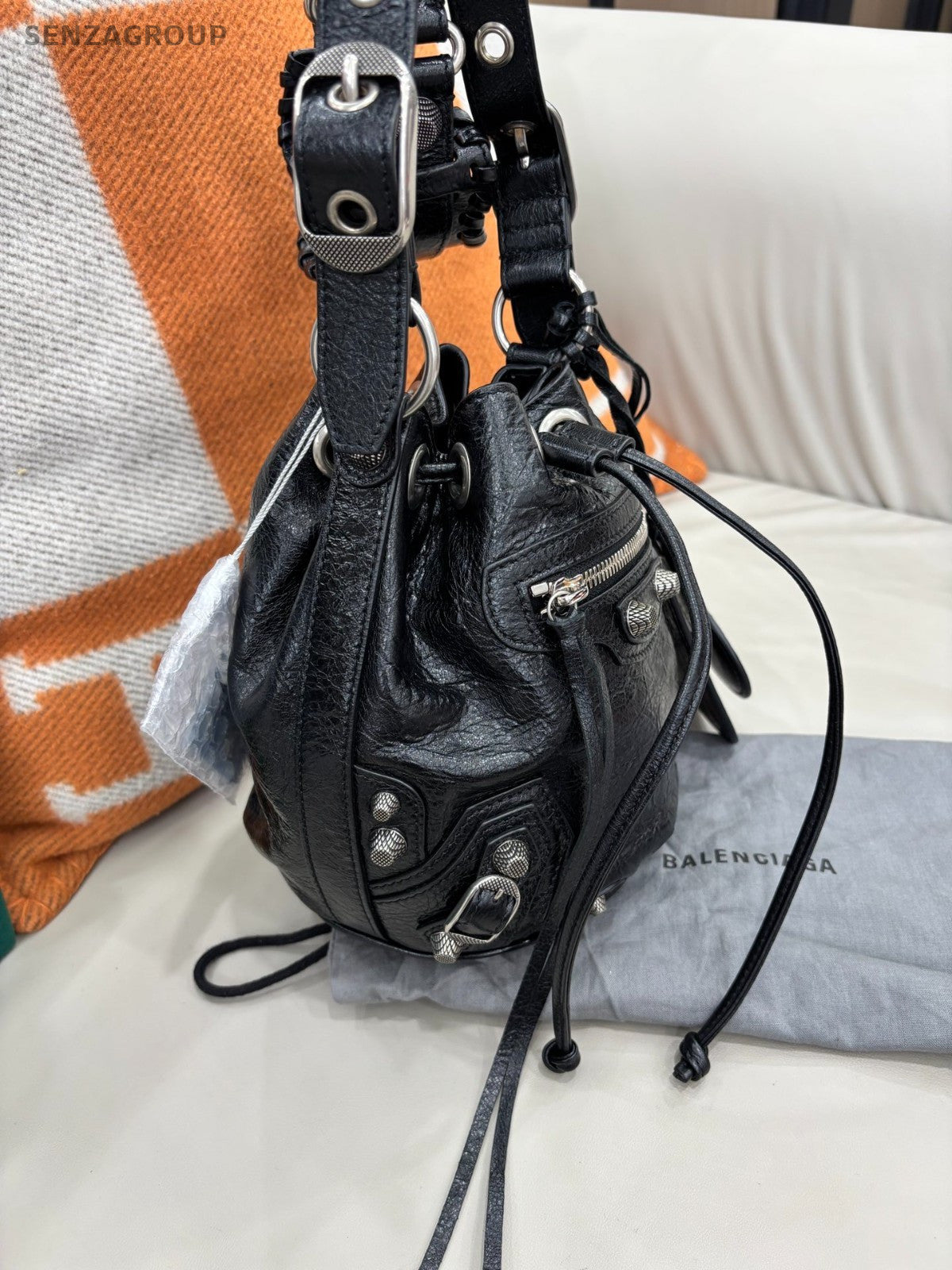 Balenciaga Le Cagole Bucket Drawstring Shoulder bag Black Women Classic