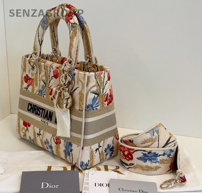 Chirstian Dior Lady D-Lite Florilegio Embroidery Handbang Almost brand new 2WAY