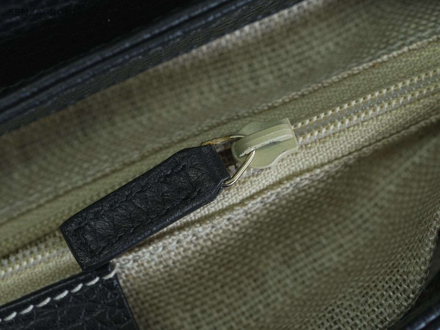 GUCCI Interlocking Top Handle Shoulder Bag