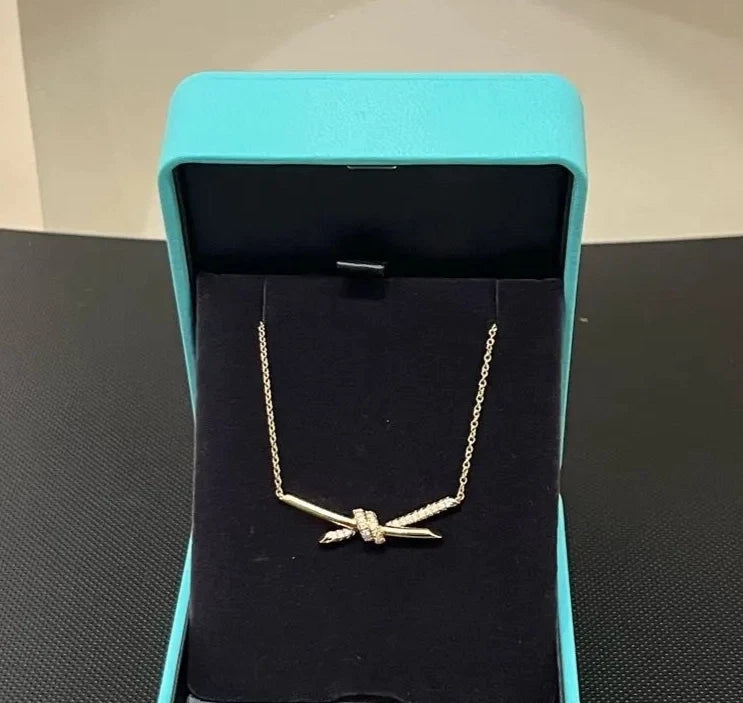 Excellent Tiffany &amp; Co. Tiffany Knot Large Necklace 18K Rose Gold Diamonds