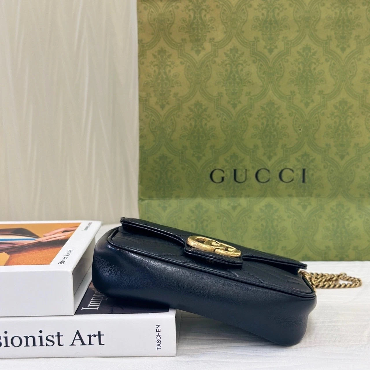Gucci Marmont Black Gold Shoulder Bag Crossbody Excellent