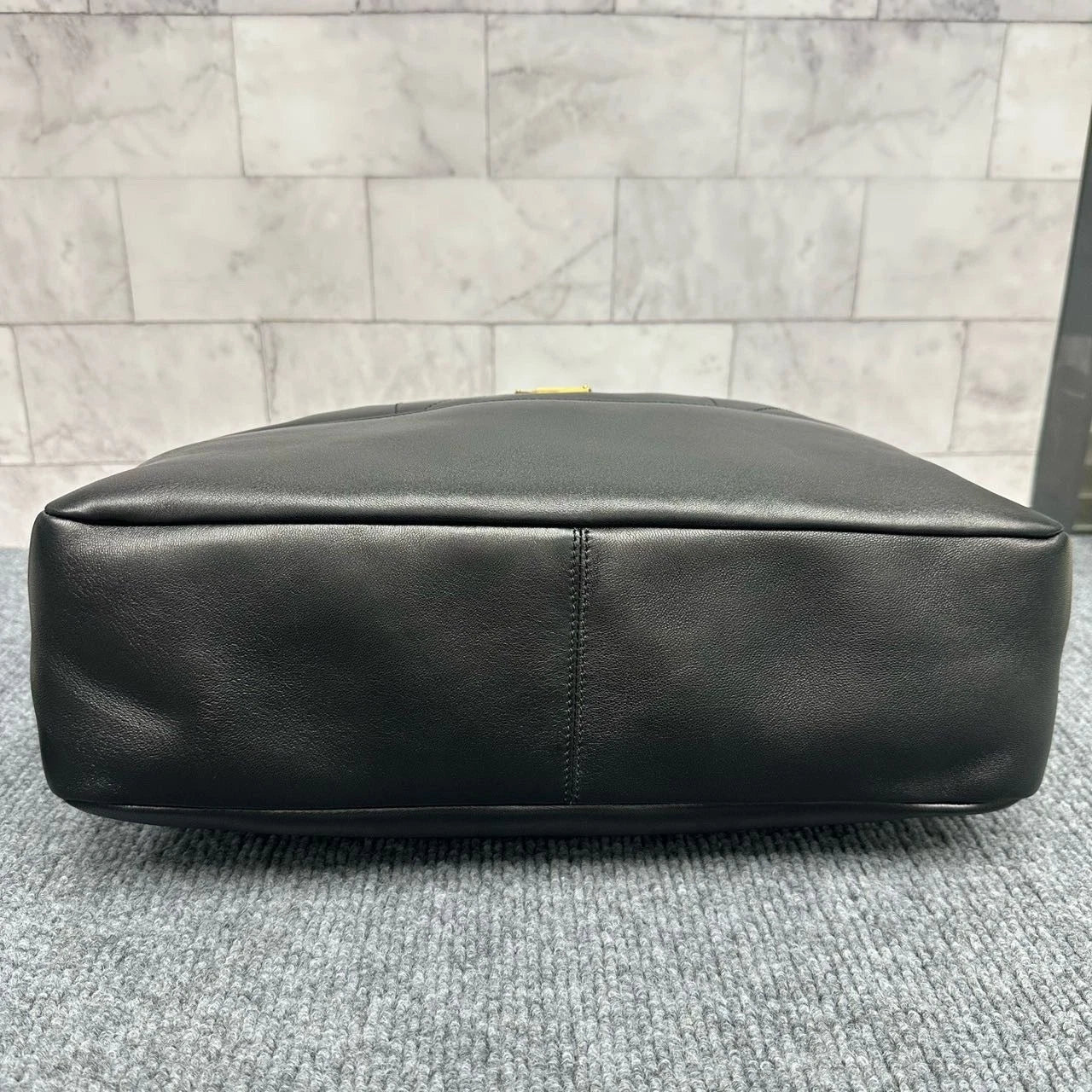 Saint Laurent Jamie 4.3 Medium Black Gold Bucket Bag For Women