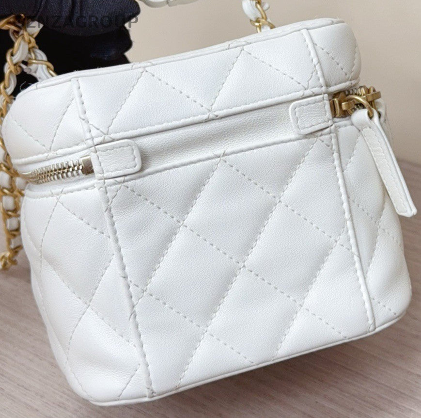 Chanel Diamond Pattern Chain Top Hand Shoulder Bag White Gold Used Women Classic