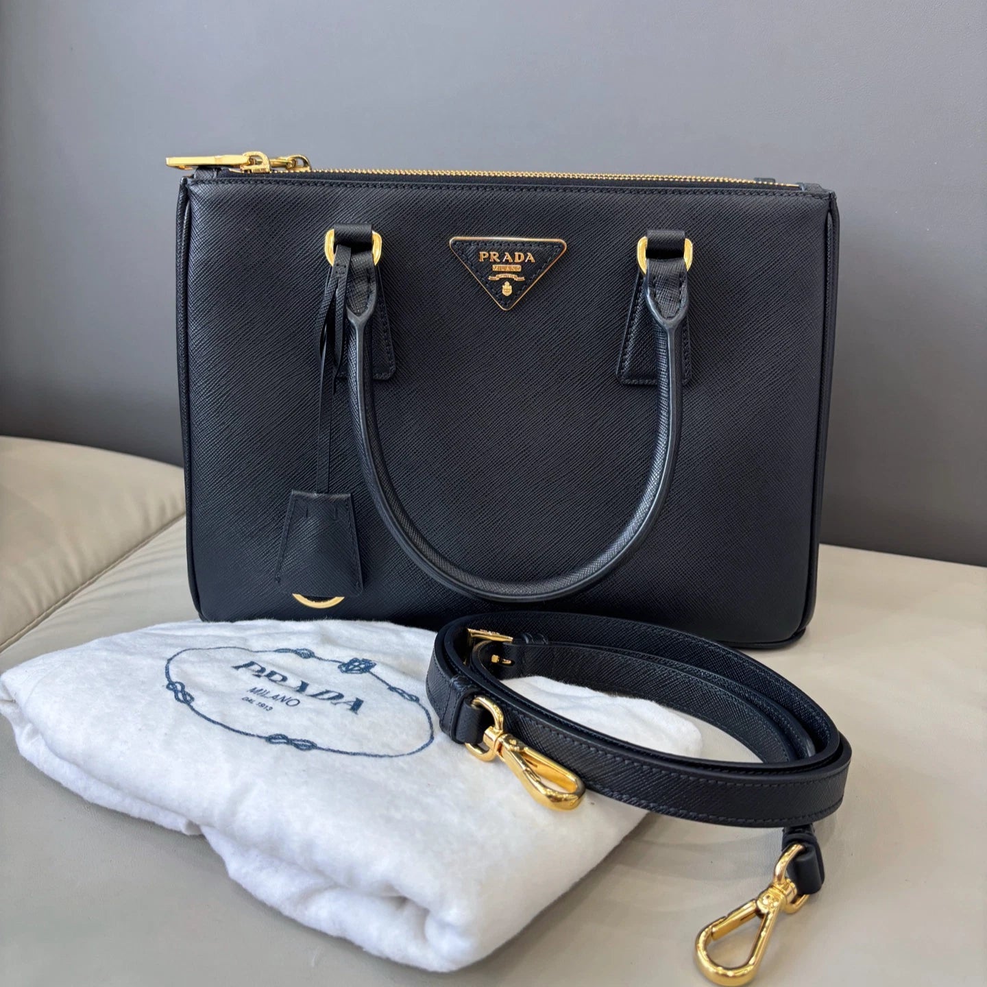 Excellent Prada Galleria Calfskin Black Handbag Crossbody Gold Hardware