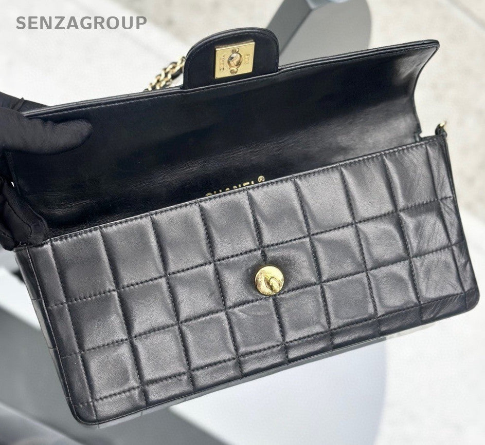 Chanel Lambskin Chain Shoulder Bag Black Gold Used Women Classic Vintage