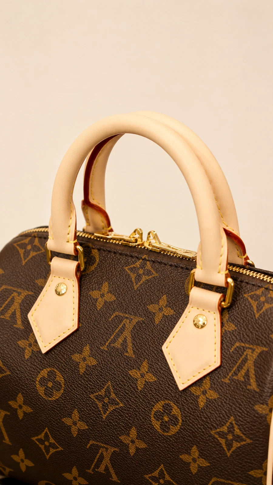 Louis Vuitton Speedy20 Bandouliere Monogram Canvas Handbag Almost Brand NEW