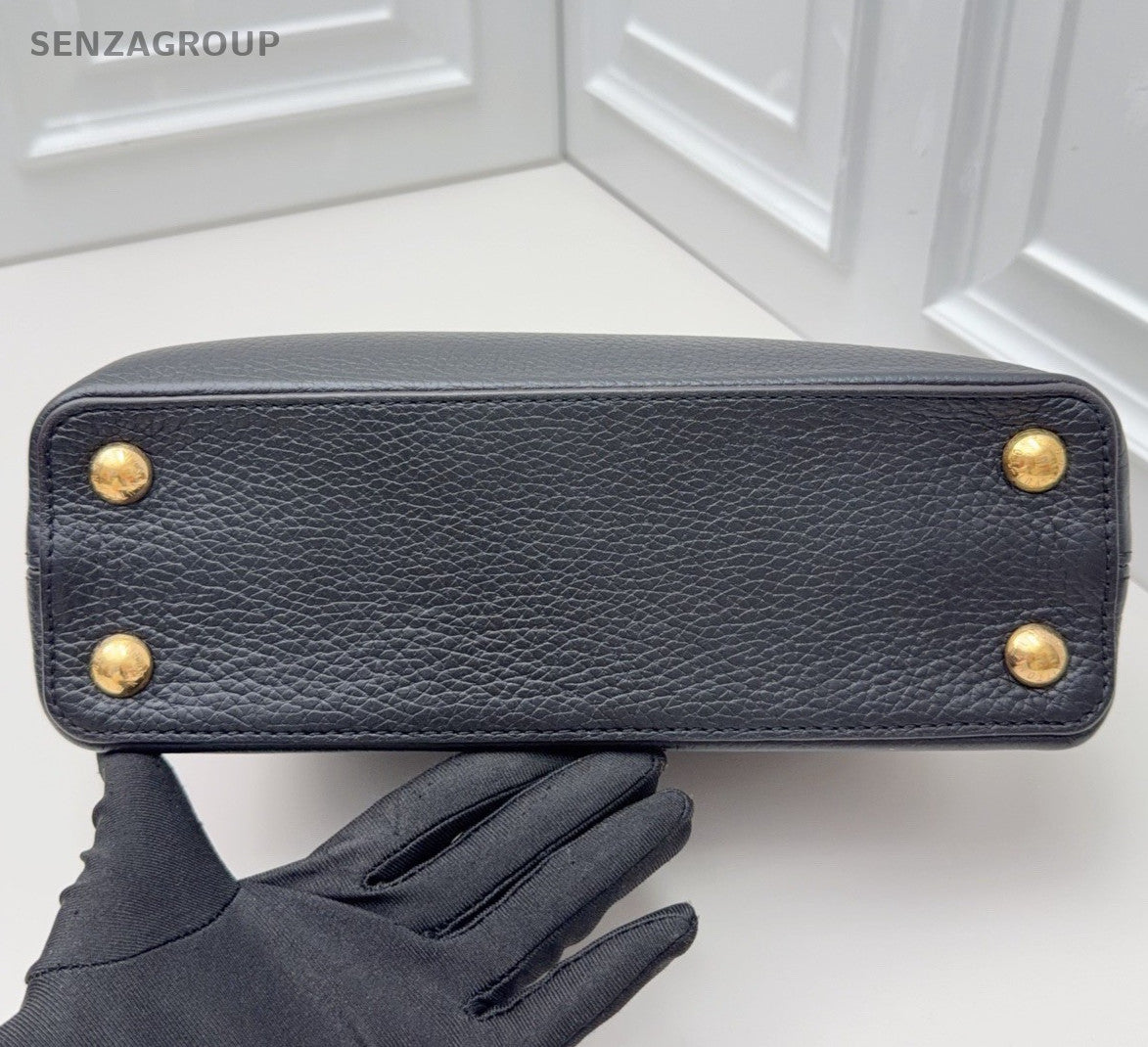 Louis Vuitton Capucines BB Calfskin Top Handle Bag Crossbody Black Gold Women