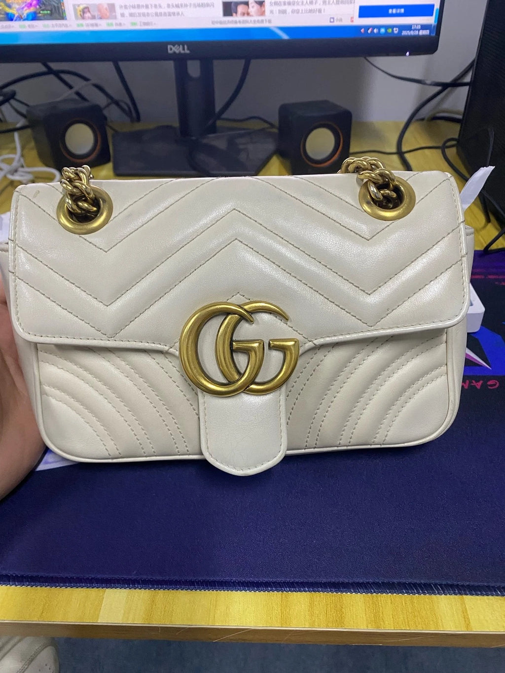 GUCCI GG Marmont22 White Gold Hardware Shoulder Bag For Women