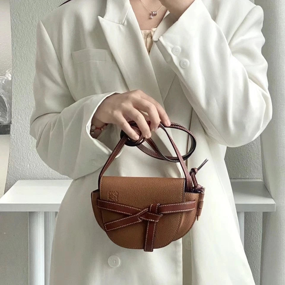 Loewe Saddle Leather Brown Shoulder Bag Excellent