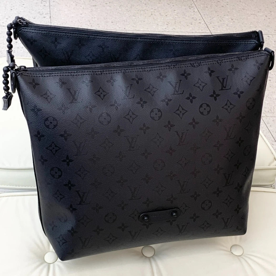 Louis Vuitton Vagabond Hobo Monogram So Black Shoulder Bag Crossbody Unisex S