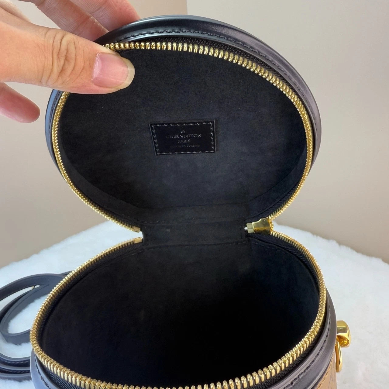 Louis Vuitton Canvas Monogram Bucket Bag For Women
