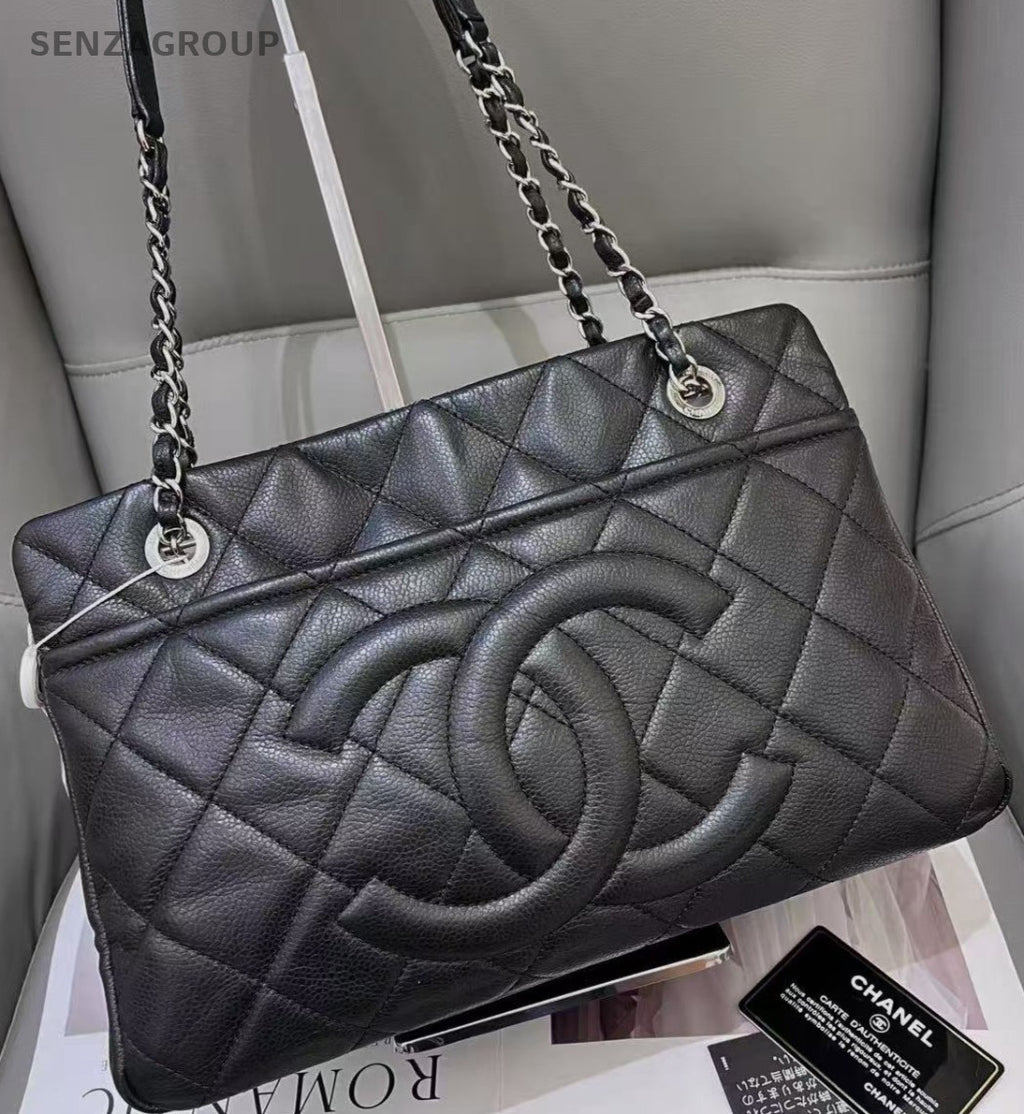CHANEL CC logo Black Hobo Shoulder Handbag Leather