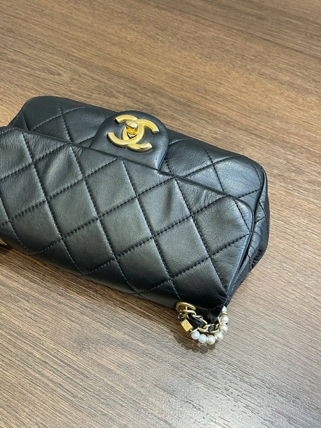 CHANEL Classic Flap Series Large Mini Chain Crossbody Bag Daily Use Black Gold