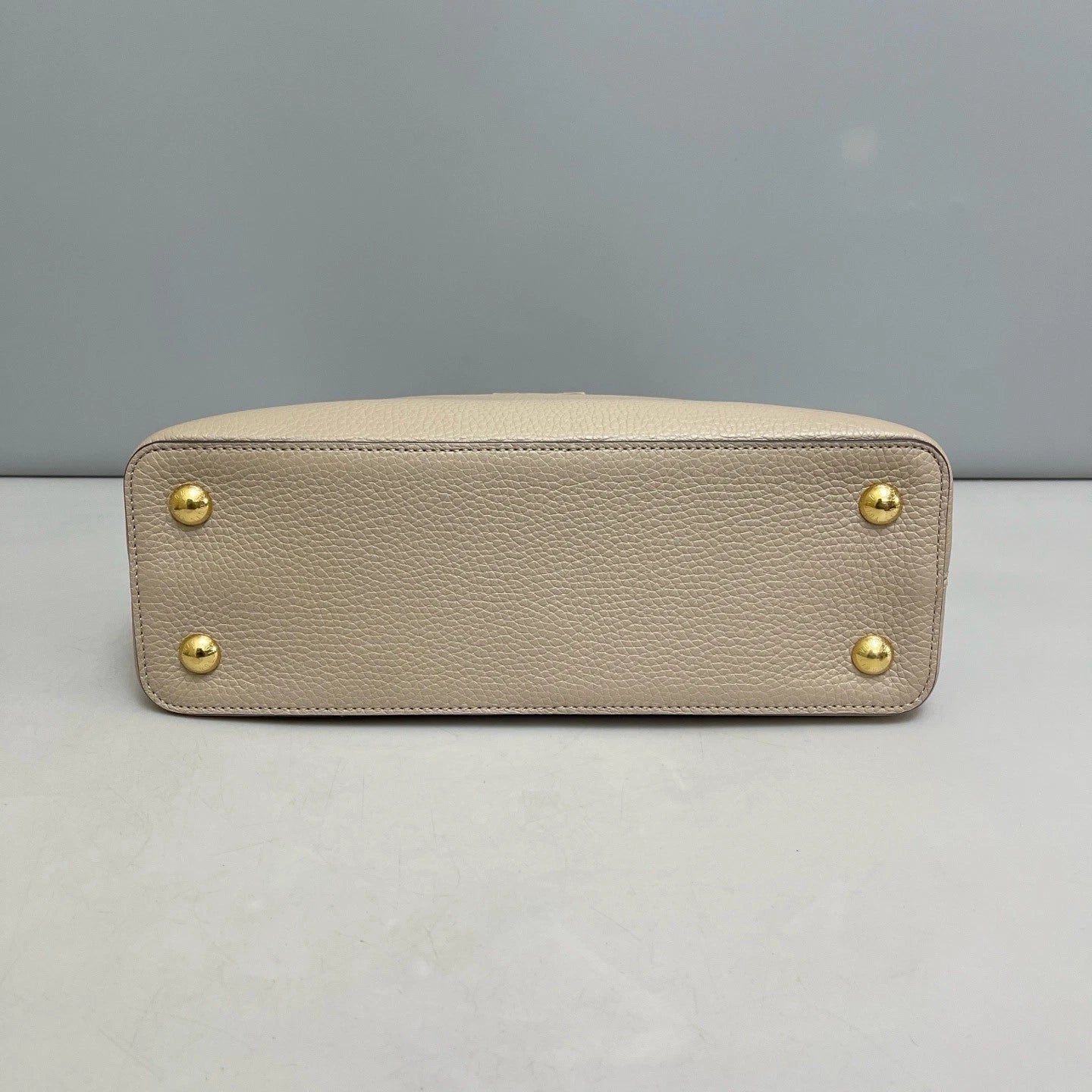 Louis Vuitton Capucines Gold Gray Crossbody Top Handle Excellent