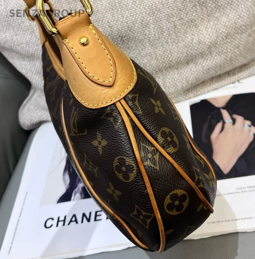 Louis Vuitton Thames PM Monogram Shoulder Bag Brown Gold Women Classic