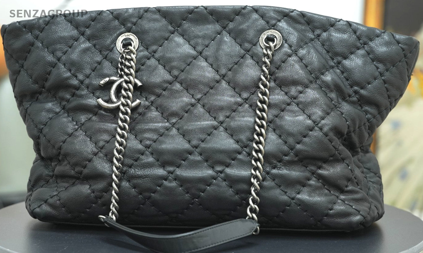 CHANEL Classic External suture line tote Shoulder bag Black Silver