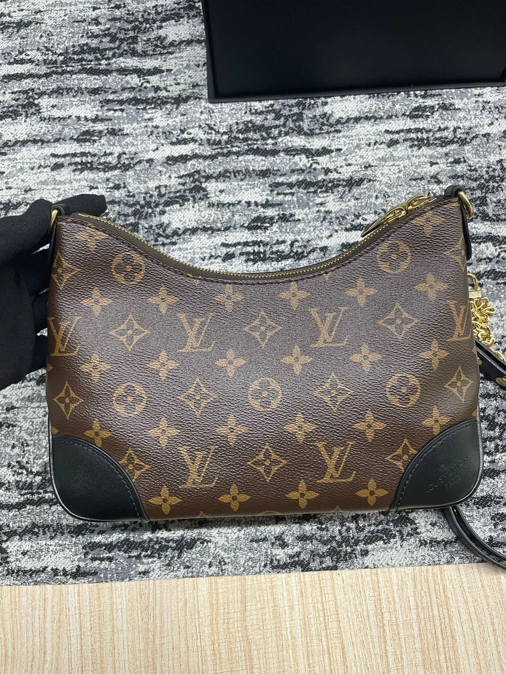 Louis Vuitton Boulogne Leather Black Shoulder Bag Crossbody Excellent